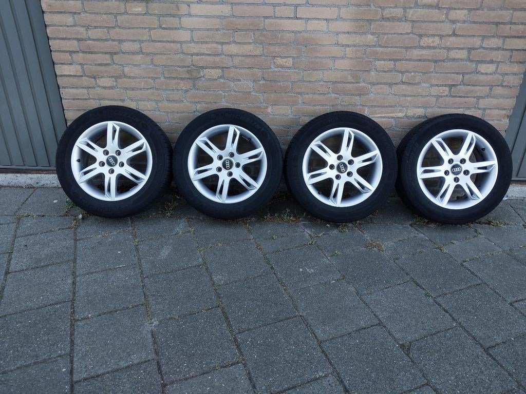 Audi A3 16 inch velgen met zomerbanden 205/55/16, Auto-onderdelen, Banden en Velgen, Ophalen, Gebruikt, 16 inch, Banden en Velgen