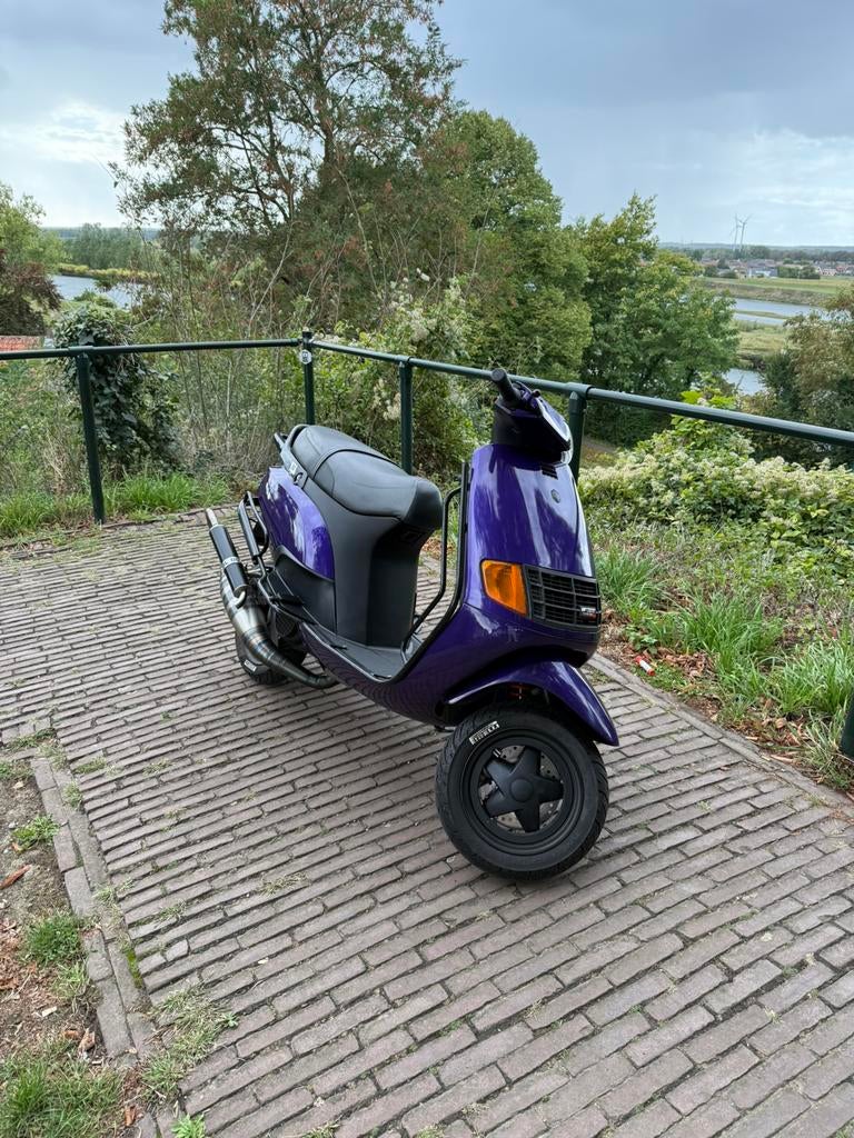 Piaggio quartz 172cc, Fietsen en Brommers, Scooters | Piaggio, Ophalen, Zo goed als nieuw, Tweetakt, Overige modellen