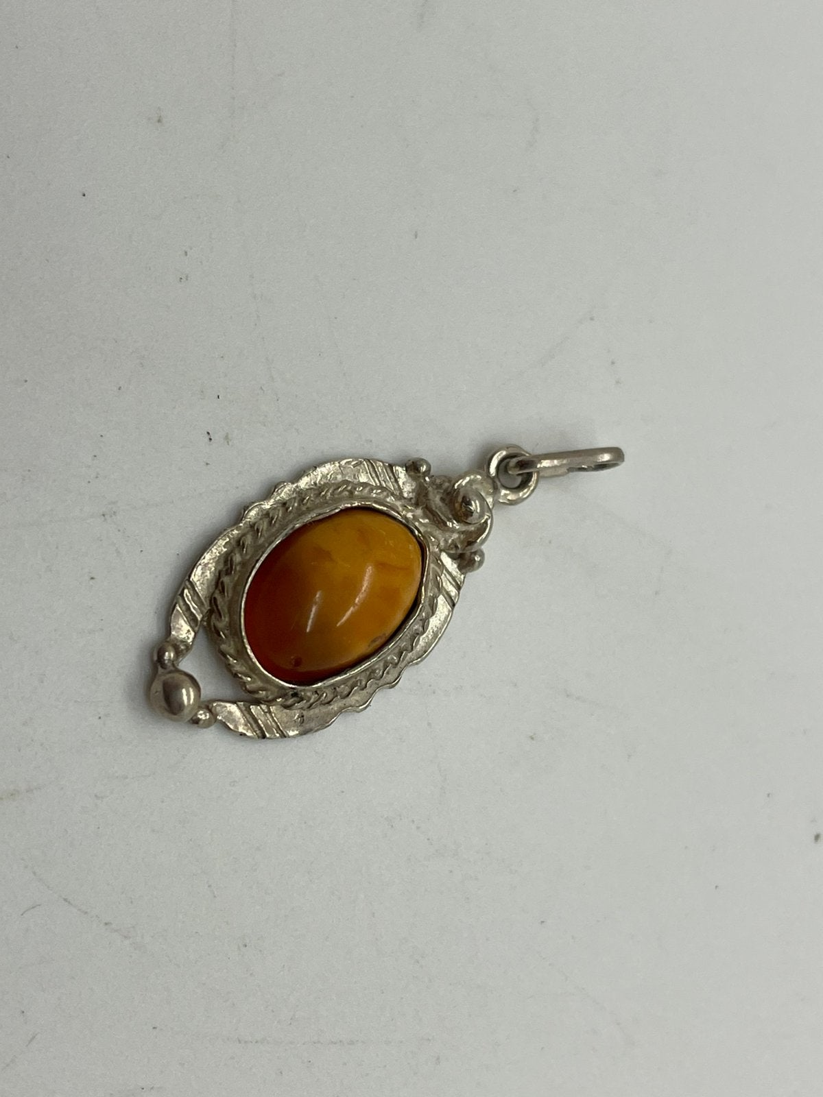 F119 Prachtige zilveren hanger met barnsteen, Ophalen of Verzenden, Zilver, Hanger, Met edelsteen
