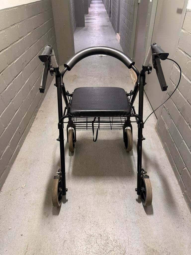 Rollator met zit en booschappenbak nieuw, Ophalen, Nieuw
