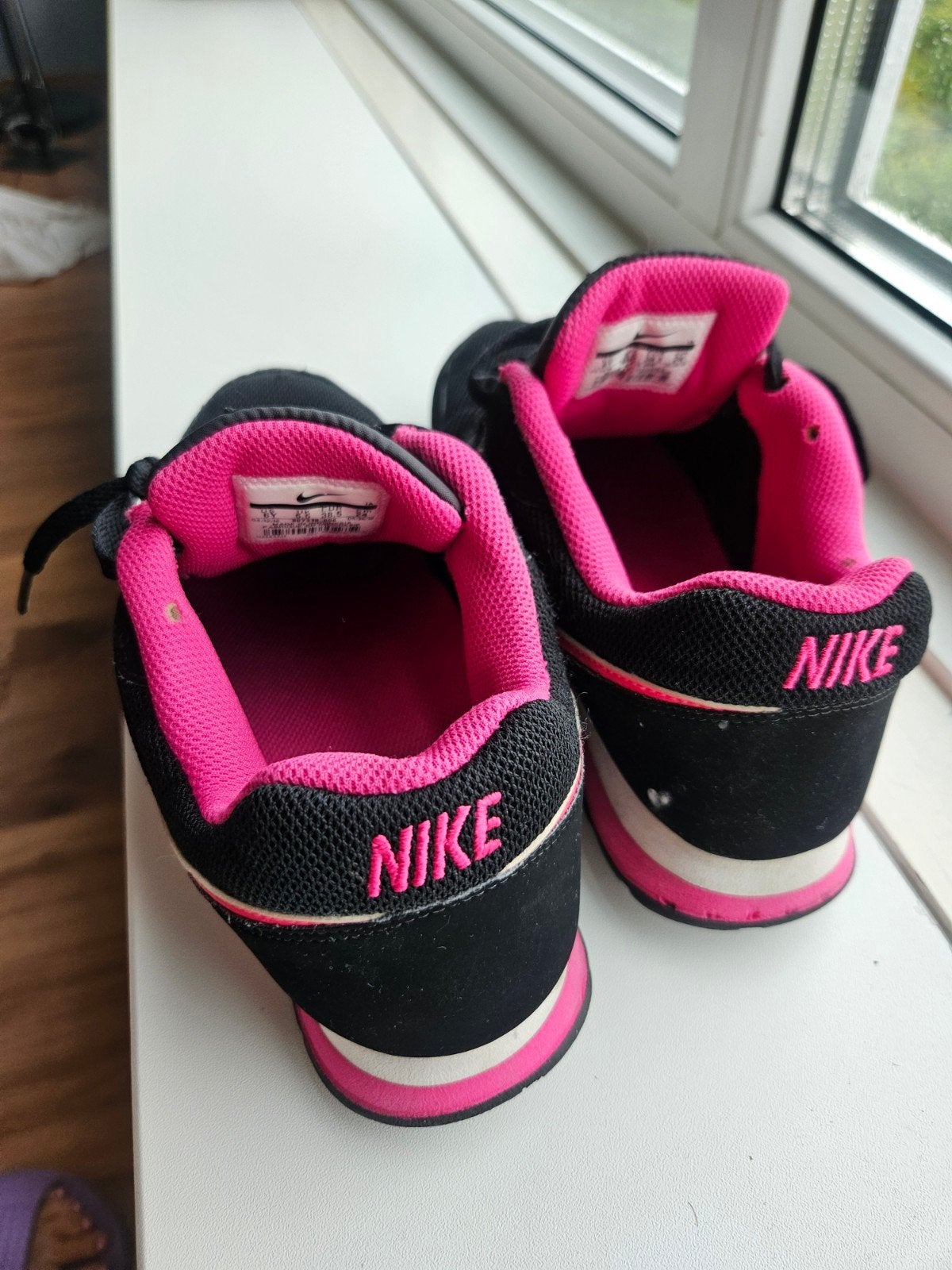 Nike MD Runner 2 sneakers zwart met felroze details 38, Ophalen of Verzenden