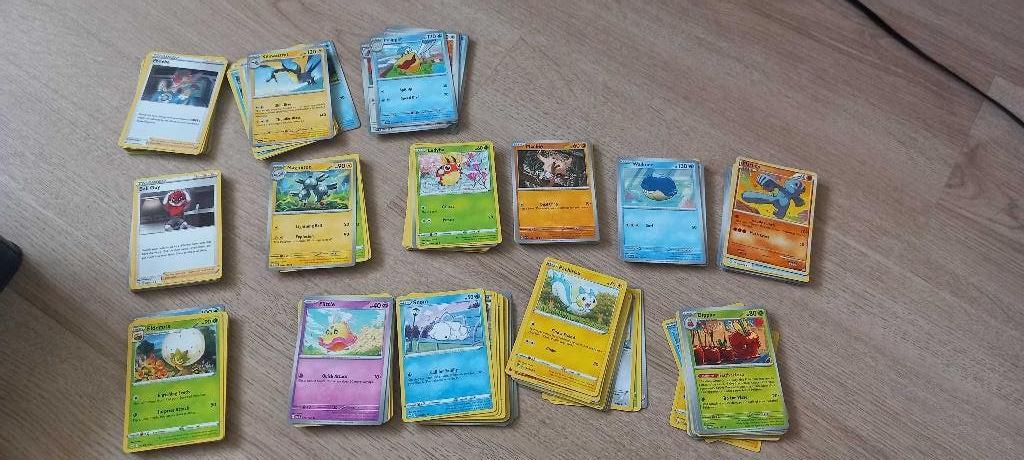 KONINGSDAG - pakje 20 pokemon kaarten, Ophalen of Verzenden, Zo goed als nieuw, Meerdere kaarten