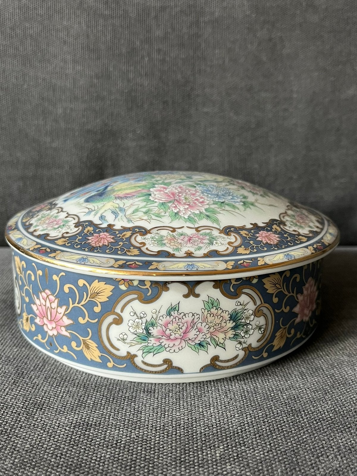 Groot vintage porseleinen sieradendoosje (15 cm), Verzamelen, Porselein, Kristal en Bestek, Ophalen of Verzenden, Zo goed als nieuw