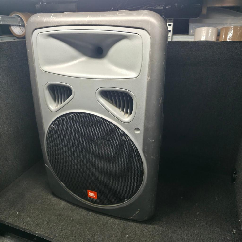 JBL  ACTIEF  speaker  15 inch  klinkt super 1x, Ophalen, 120 watt of meer, Overige typen, JBL