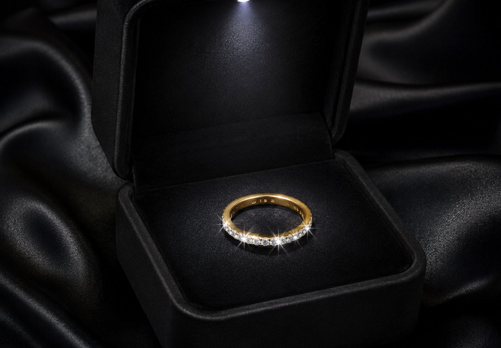 Ring goud met diamanten alliance, Nieuw, Ophalen of Verzenden, 17 tot 18, Dame