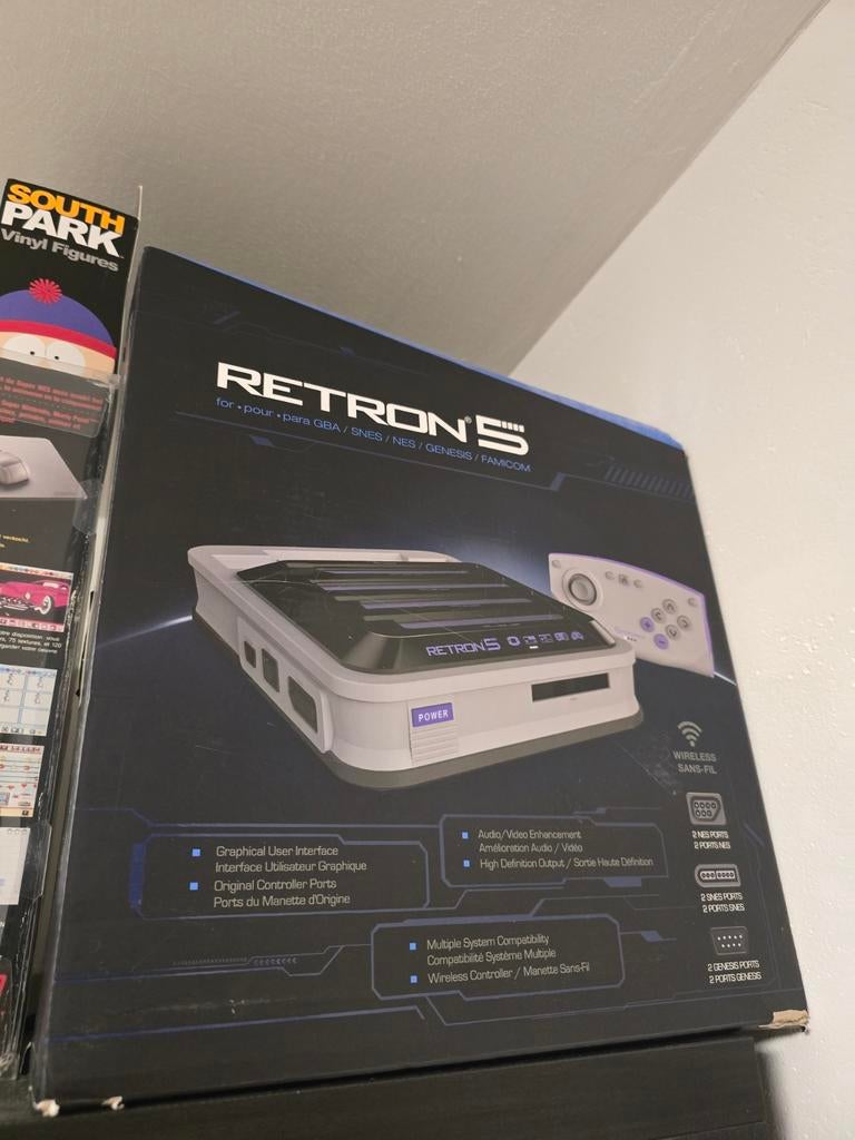 Retron 5 Compleet in Doos - Retro Gaming Console, Ophalen of Verzenden, Overige merken, Zo goed als nieuw