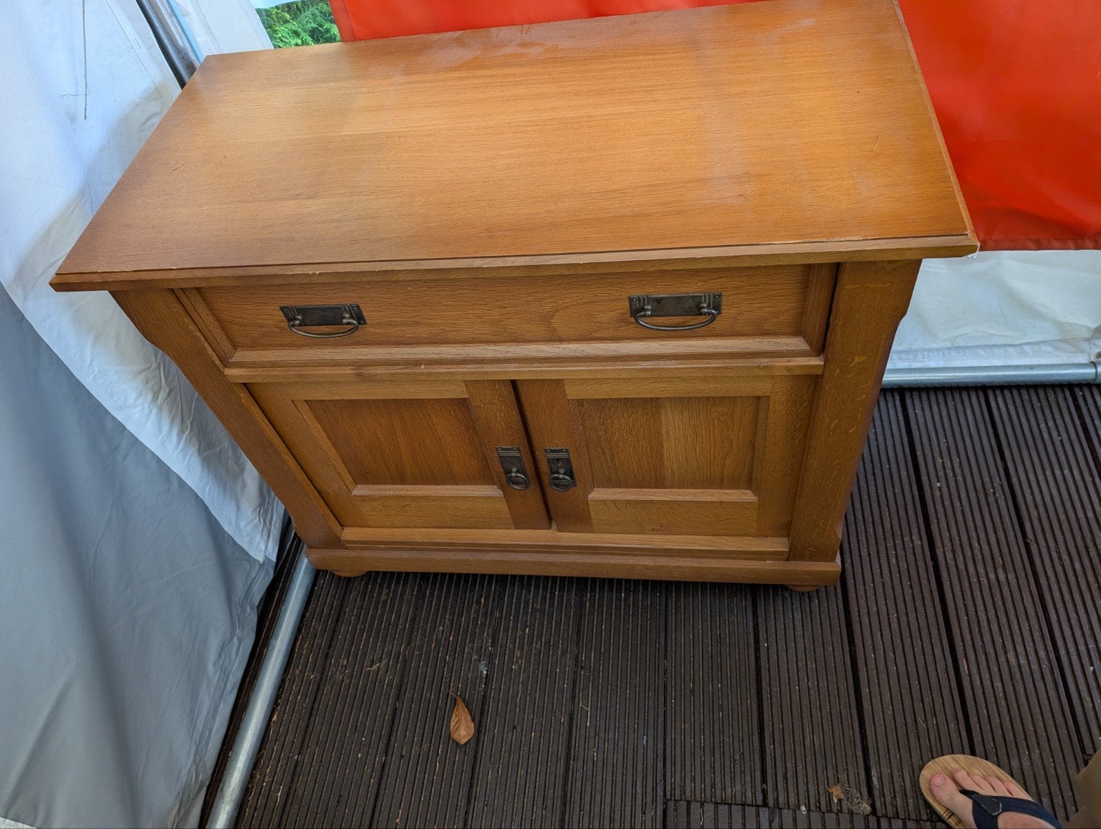 Houten kastje met lade en deurtjes - sleutel ontbreekt, Ophalen