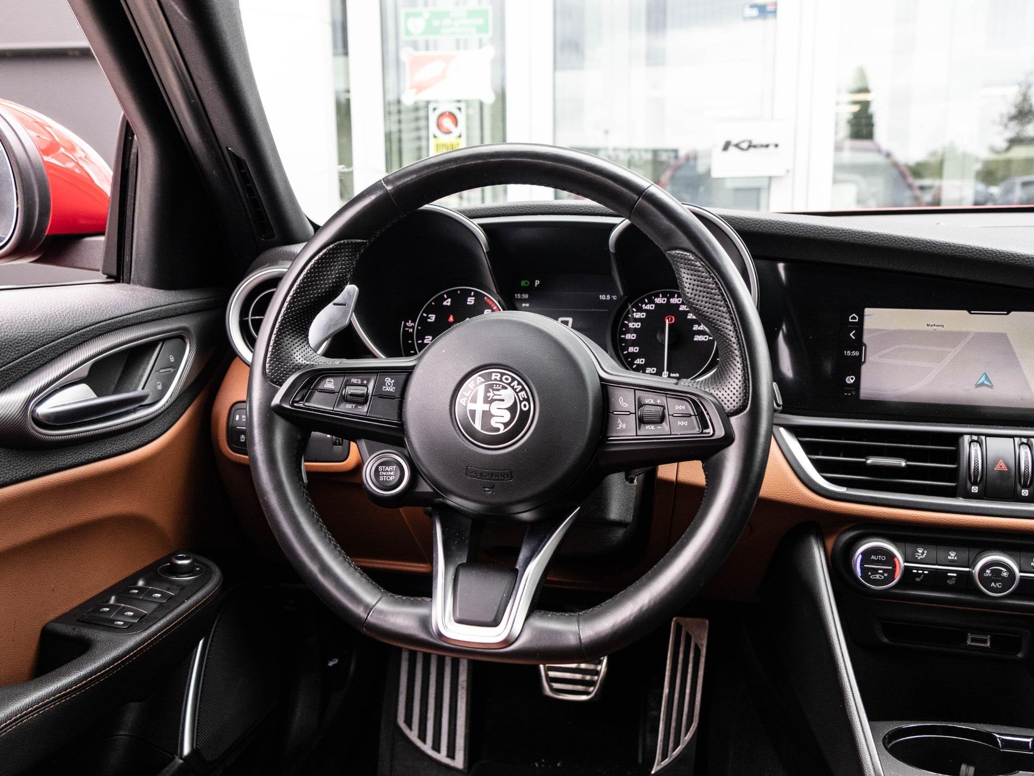 Alfa Romeo Giulia 2.0T Sprint | Veloce Interieur | Schakelfl, Auto's, Alfa Romeo, Automaat, 745 kg, Achterwielaandrijving, Euro 6