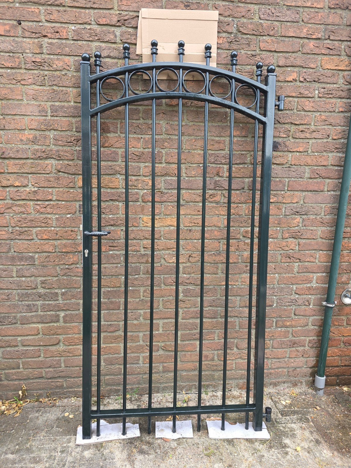 Sierhekwerk poort gepoedercoat grachtengroen, Ophalen, Gebruikt, IJzer, Sierhekwerk