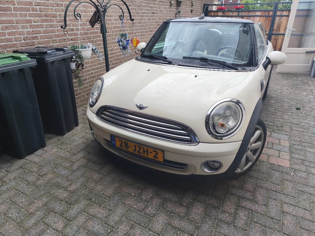 Mini Cabrio 1.6 120pk 2009 Wit, Auto's, 4 cilinders, Cabriolet, 4 stoelen, Origineel Nederlands