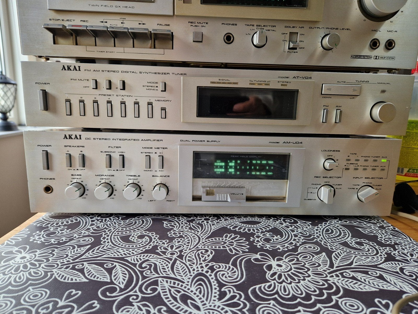 Akai AM-U04 DC versterker inclusief akai AT-V04 tuner, Overige merken, Gebruikt, Ophalen of Verzenden, Minder dan 60 watt