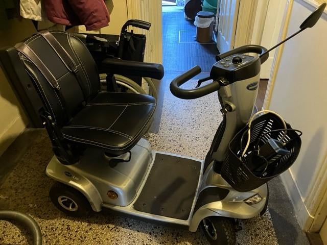 Scootmobiel Leo 4, Fietsen en Brommers, Overige Fietsen en Brommers, Gebruikt, Ophalen