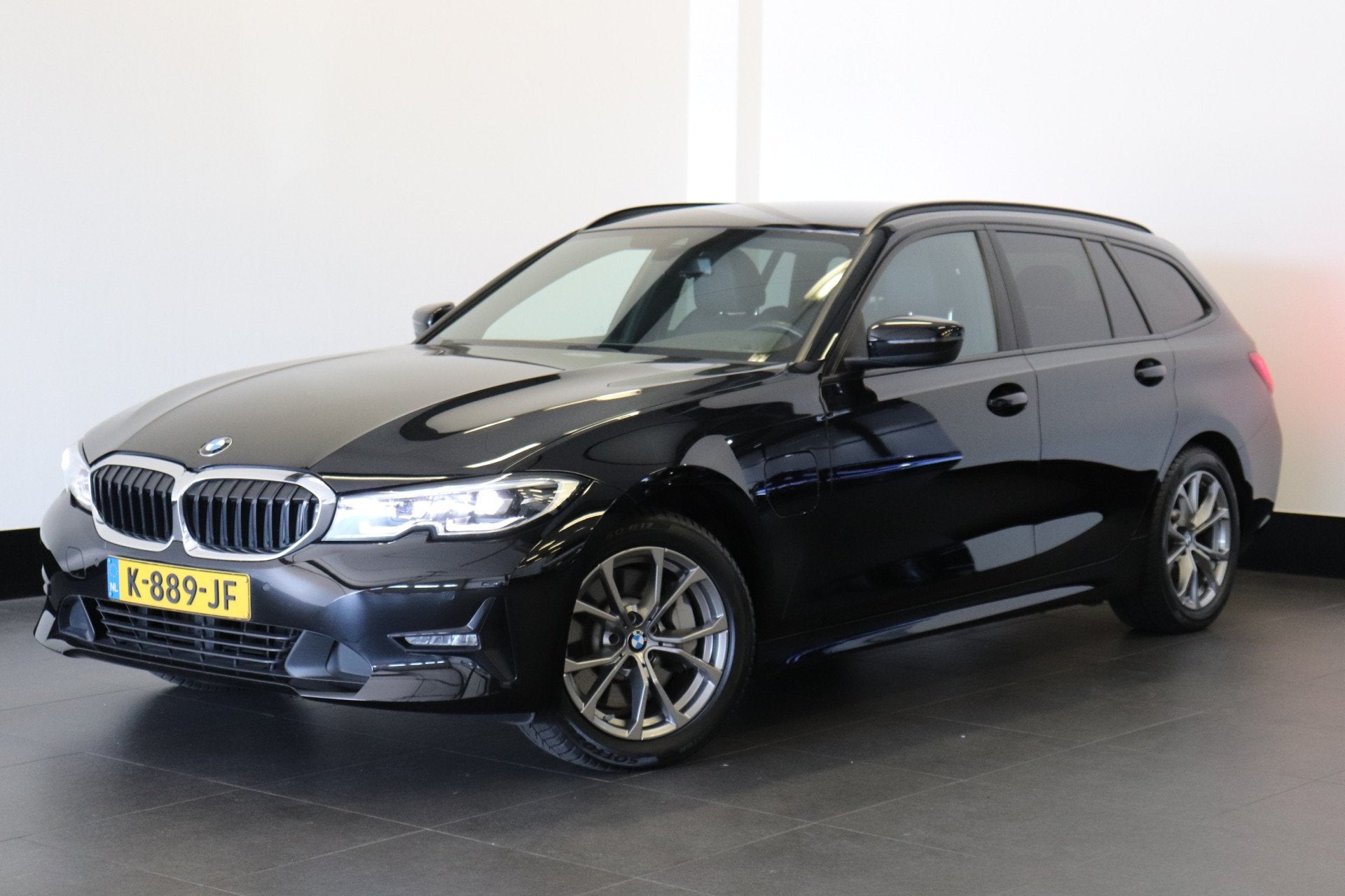 BMW 3 Serie Touring 330e Business Edition Plus Dealer OH | L, Auto's, BMW, Automaat, 1998 cc, Gebruikt, 4 cilinders