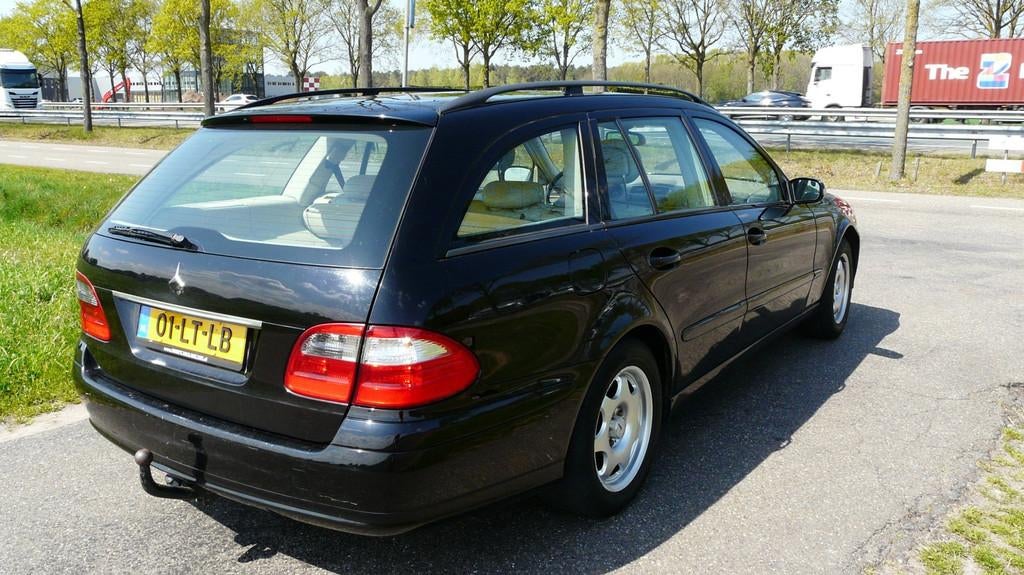 Mercedes-Benz E-klasse Combi 200 K. ClassicAutomaat,Clima,Cr, Auto's, Mercedes-Benz, Automaat, Achterwielaandrijving, Gebruikt