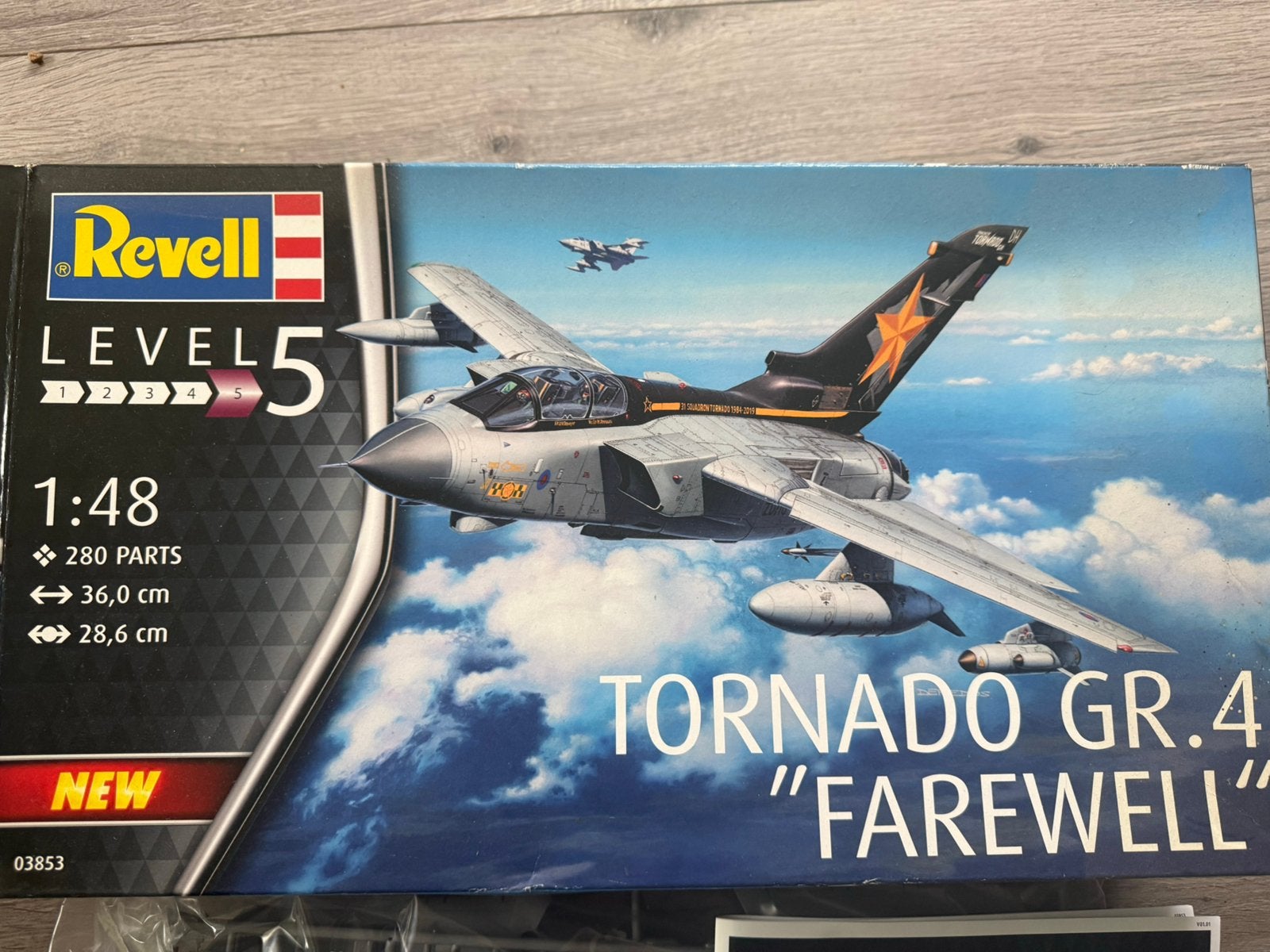 Revell 1/32 Harrier GR1 50yr (05690), Ophalen of Verzenden, Zo goed als nieuw, Groter dan 1:72, Revell