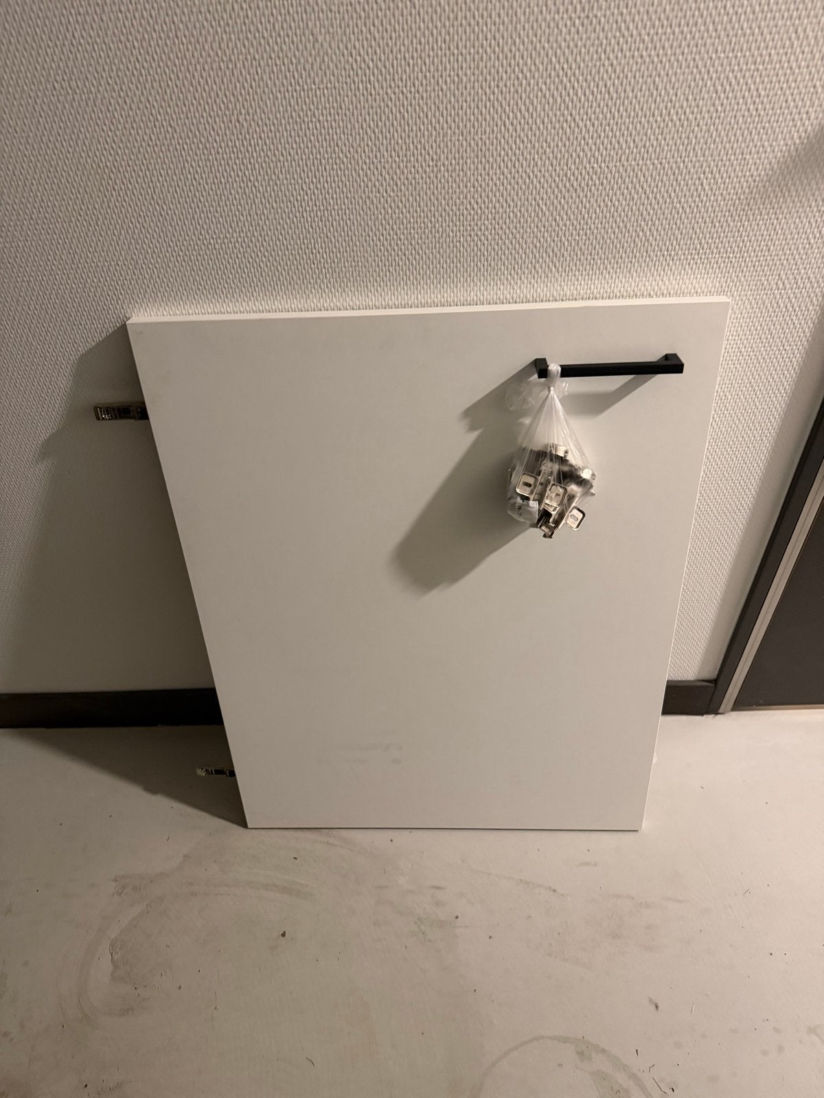 Witte kastdeur met handvat BRUYNZEEL, Huis en Inrichting, Wit, Nieuw, Minder dan 25 cm, Minder dan 100 cm