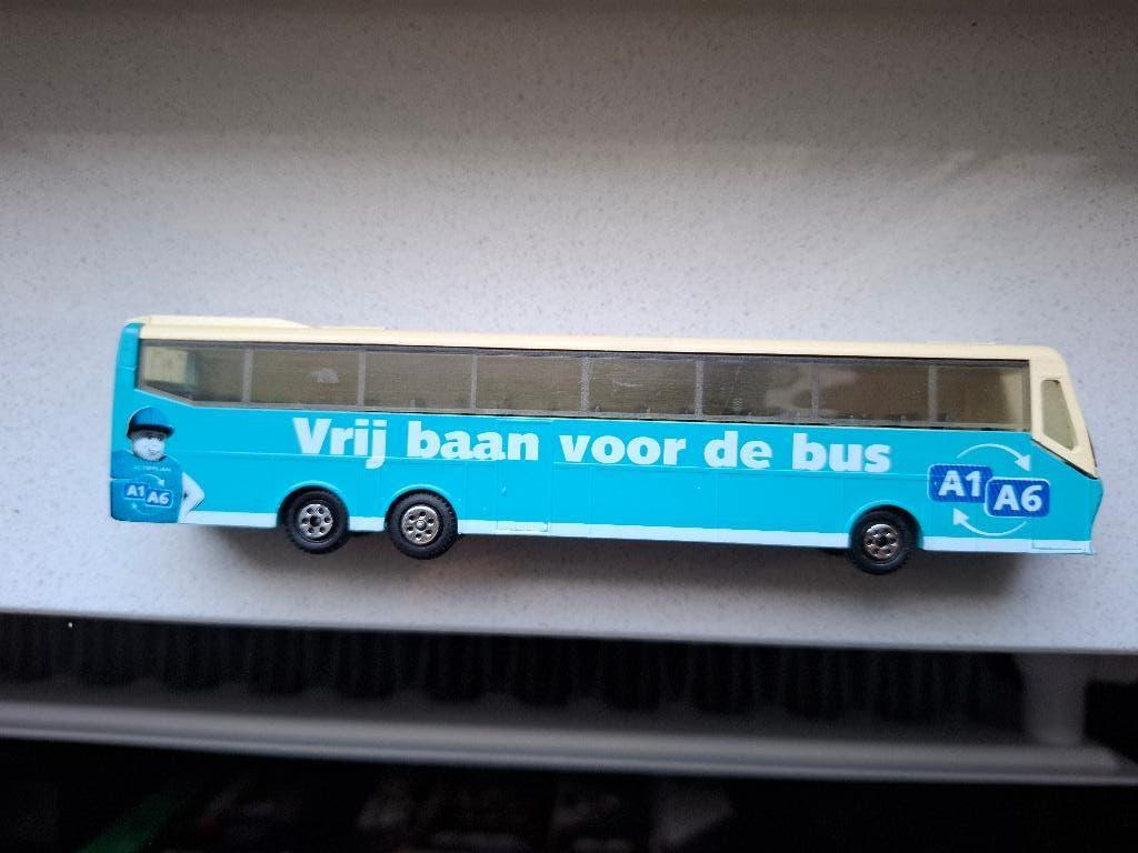 Holland Oto modelbus Bova 15 meter, Hobby en Vrije tijd, Modelauto's | 1:87, Ophalen of Verzenden, Gebruikt, Bus of Vrachtwagen
