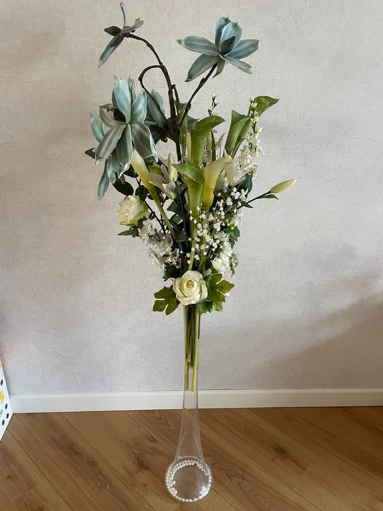 Vaas met kunstbloemen, Ophalen, Zo goed als nieuw