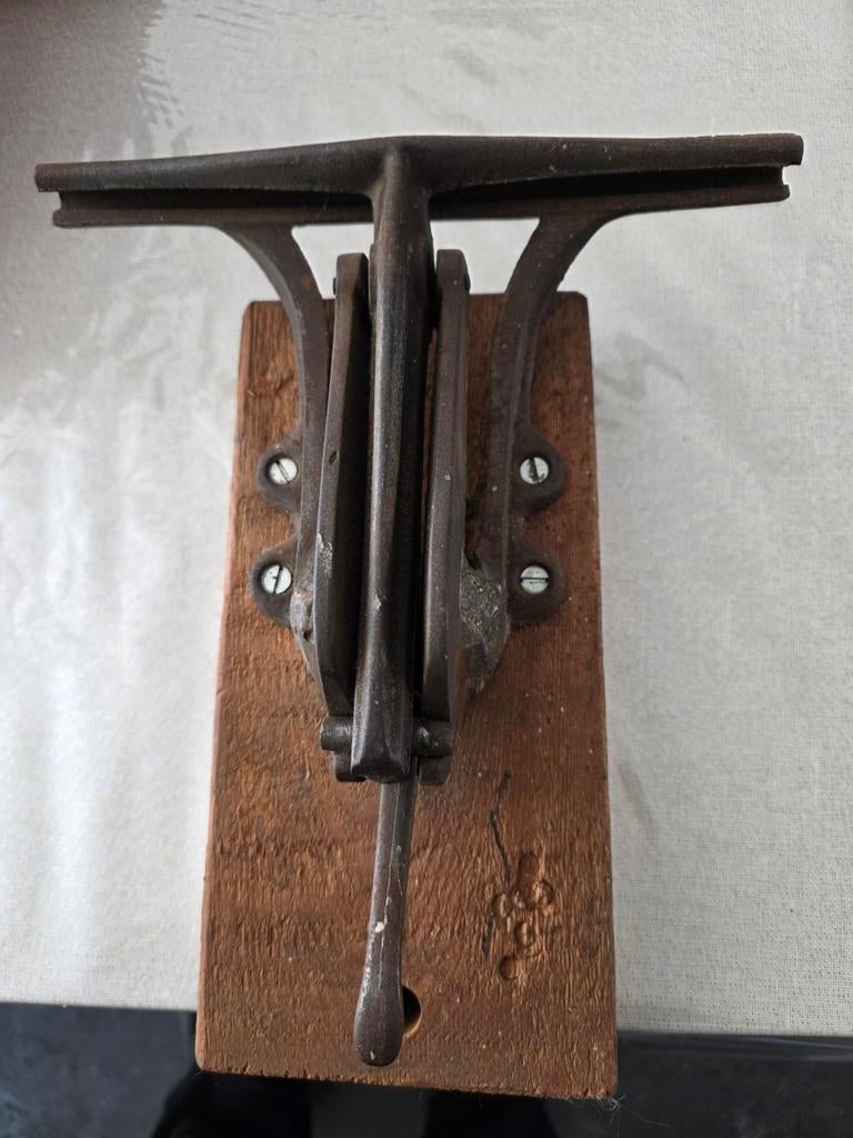 Vintage zaagklem voor het slijpen van handzagen, Ophalen of Verzenden, Gebruikt