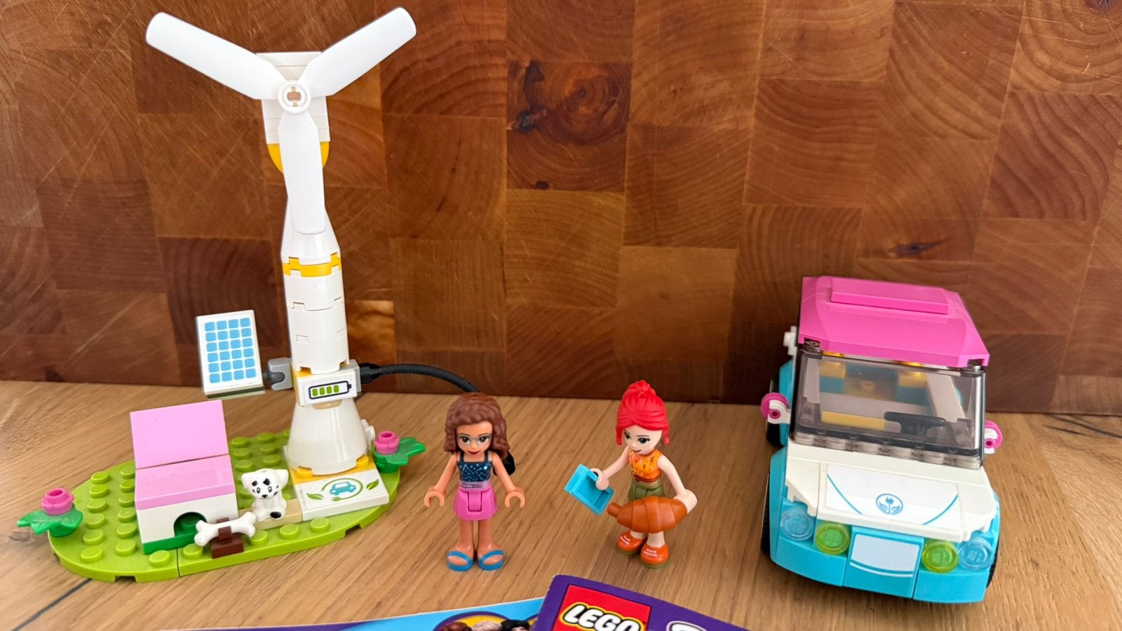 Lego Friends electrische auto 41443, Ophalen of Verzenden, Zo goed als nieuw