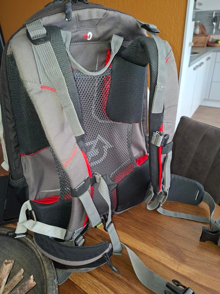 Quechua Forclaz 30 Air Rugzak - Comfortabel & Ruim, Ophalen of Verzenden