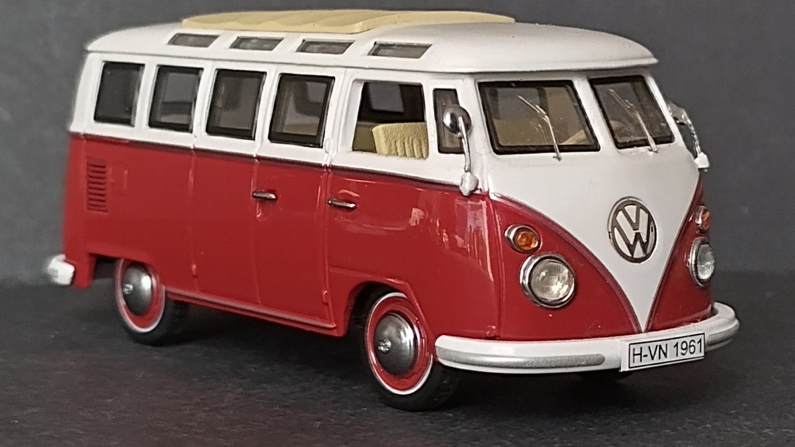 Volkswagen VW T1 Samba 1:43 Schuco Pol, Hobby en Vrije tijd, Auto, Verzenden, ., Zo goed als nieuw