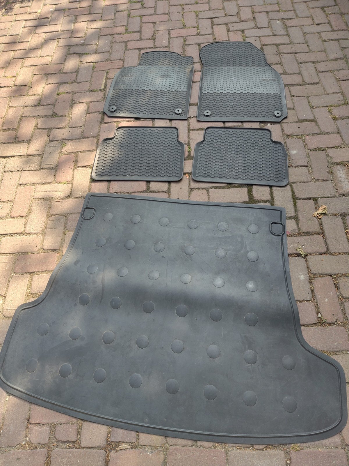 Rubberen mattenset en kofferbakmat voor Saab 9-3 Station, Ophalen of Verzenden, Zo goed als nieuw