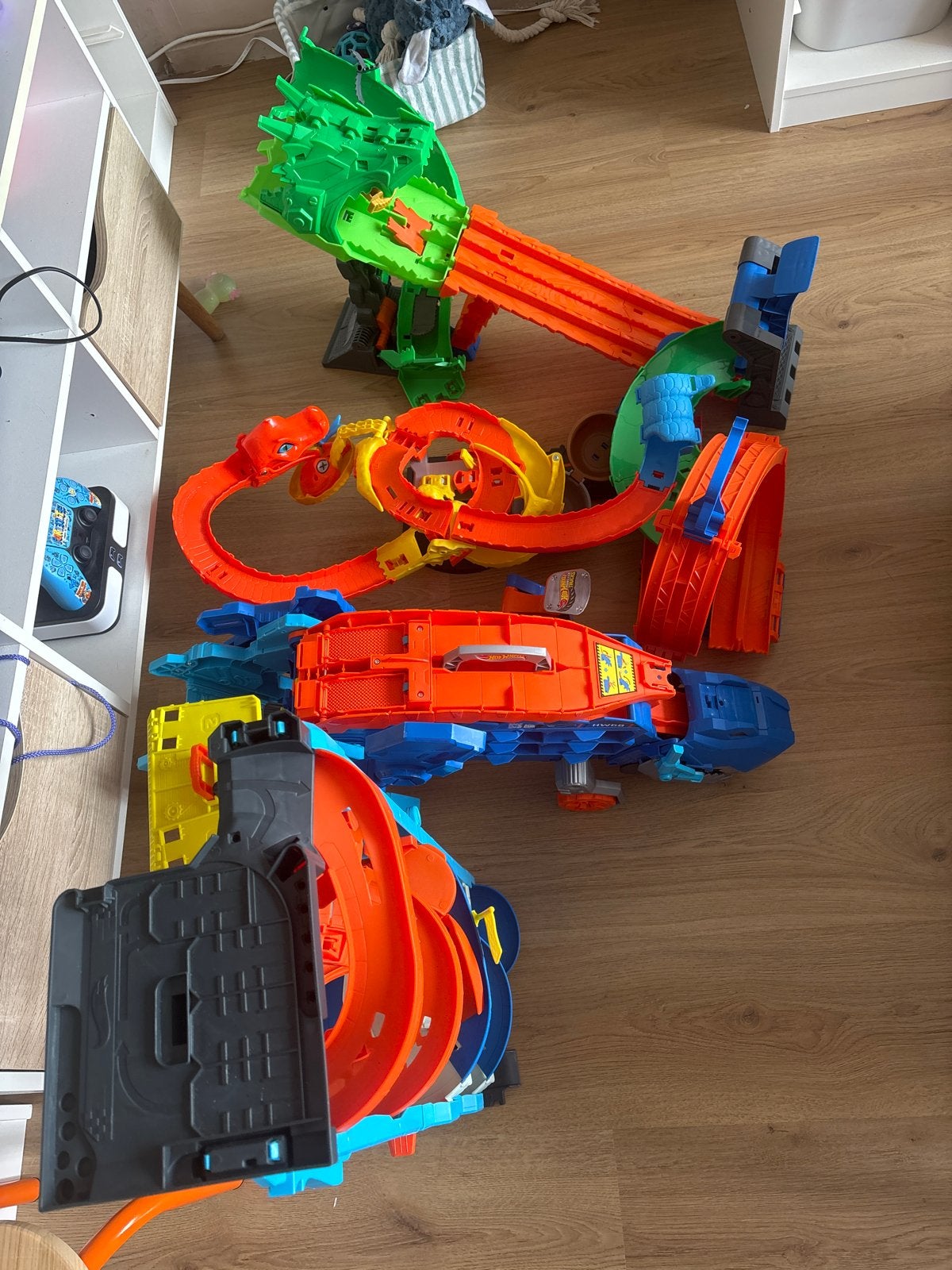 Grote Hot Wheels Baanset met diverse banen, Kinderen en Baby's, Speelgoed | Speelgoedvoertuigen, Ophalen, Gebruikt