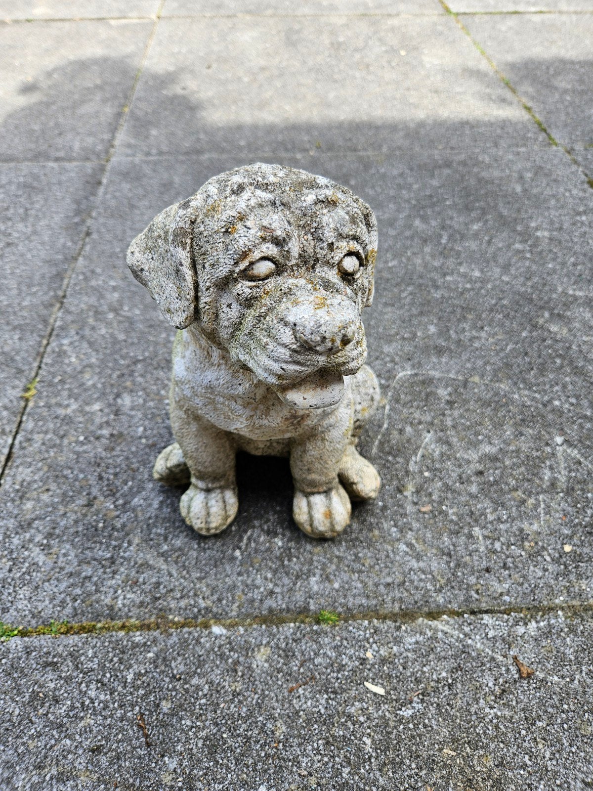 Betonnen hondenbeeldje - 24 cm hoog, 16 cm lang, Ophalen, Gebruikt, Beton, Dierenbeeld