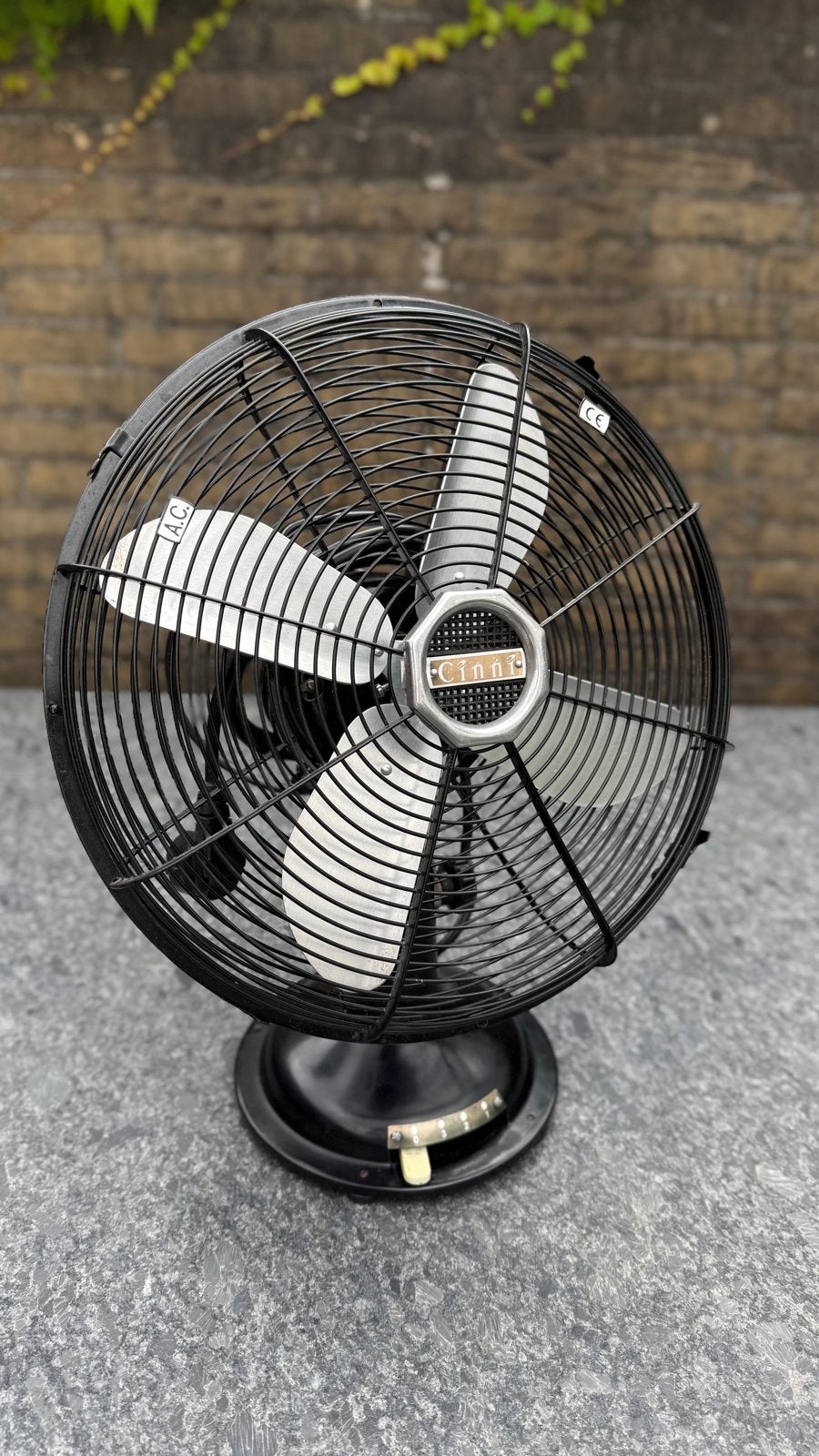 DEFECT! Cinnie vintage tafelventilator, Witgoed en Apparatuur, Ventilatoren, Niet werkend, Tafelventilator, Ophalen of Verzenden