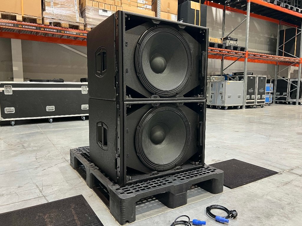 2x RCF HDL 18-AS 18" powered sub, Gebruikt, Subwoofer, Ophalen of Verzenden, 150 watt of meer