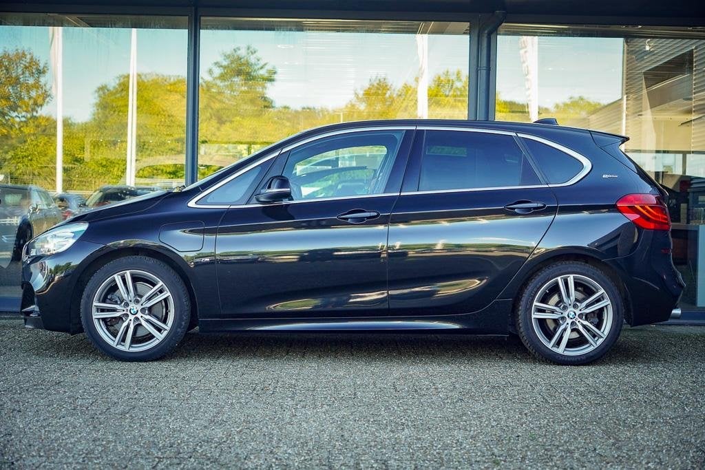 BMW 2-serie Active Tourer 225xe M Sport / Leder / NL Auto /, Auto's, Automaat, 8 kWh, Gebruikt, Euro 6