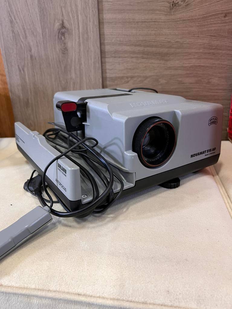 Braun Novamat 515 AF diaprojector + autofocus, D, Ophalen of Verzenden, Zo goed als nieuw, Braun