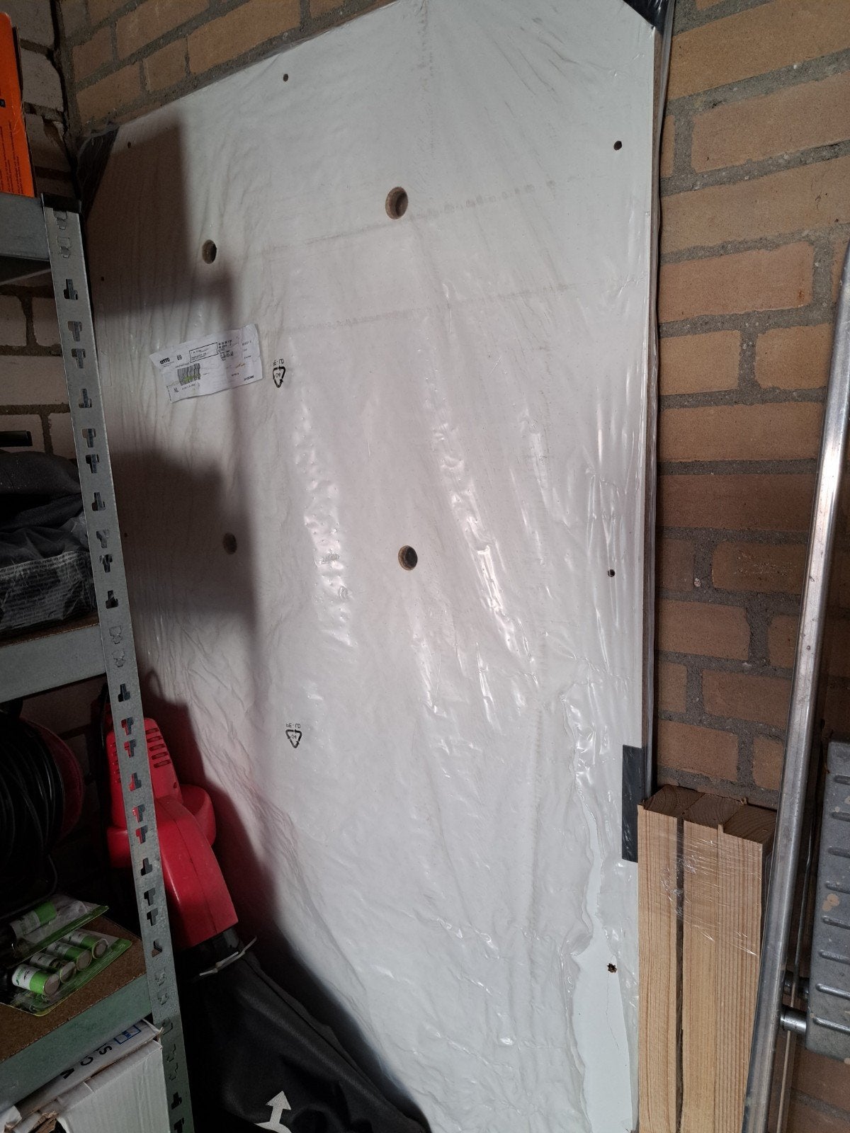 gratis Grote witte meubelplaat (onderkant hoogslaper bed), Huis en Inrichting, Gebruikt, 90 cm, Eenpersoons, Wit