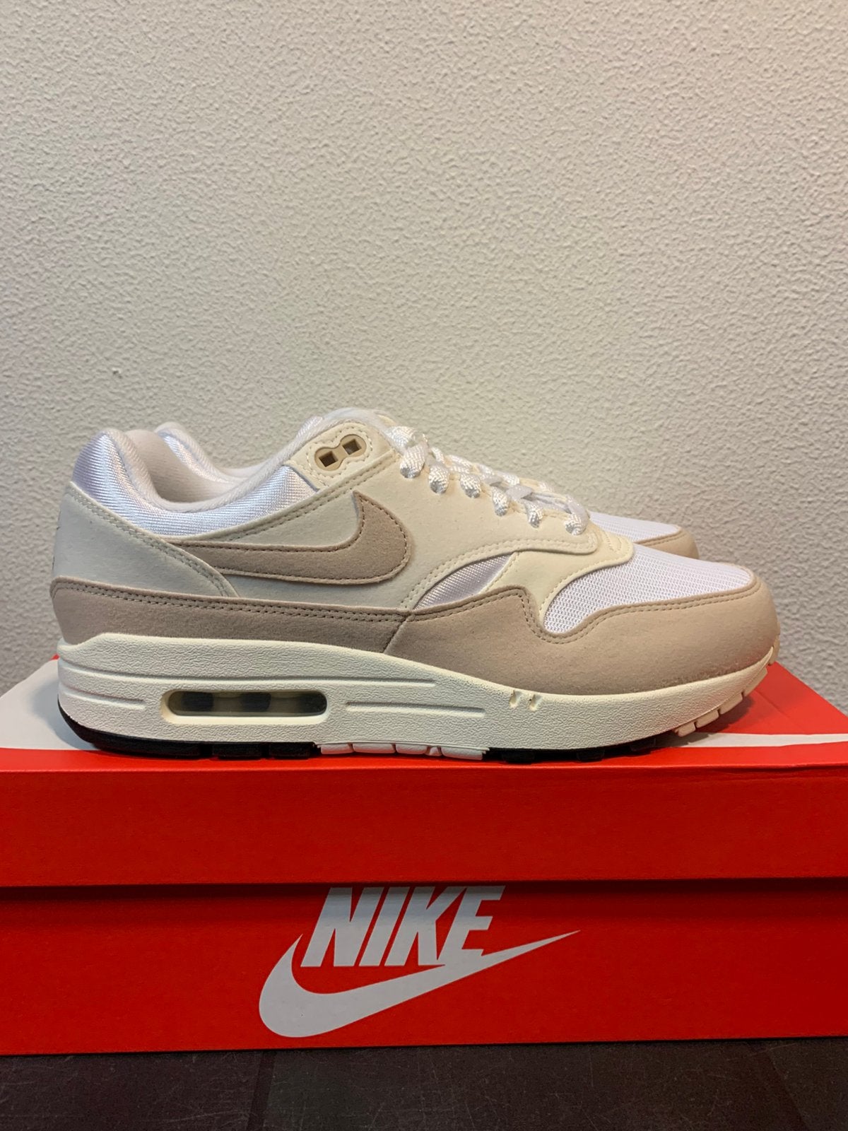 Nike Air Max 1 Pale Ivory Sanddrift | Maat 40 | Nieuw, Beige, Nieuw, Ophalen of Verzenden, Sneakers of Gympen