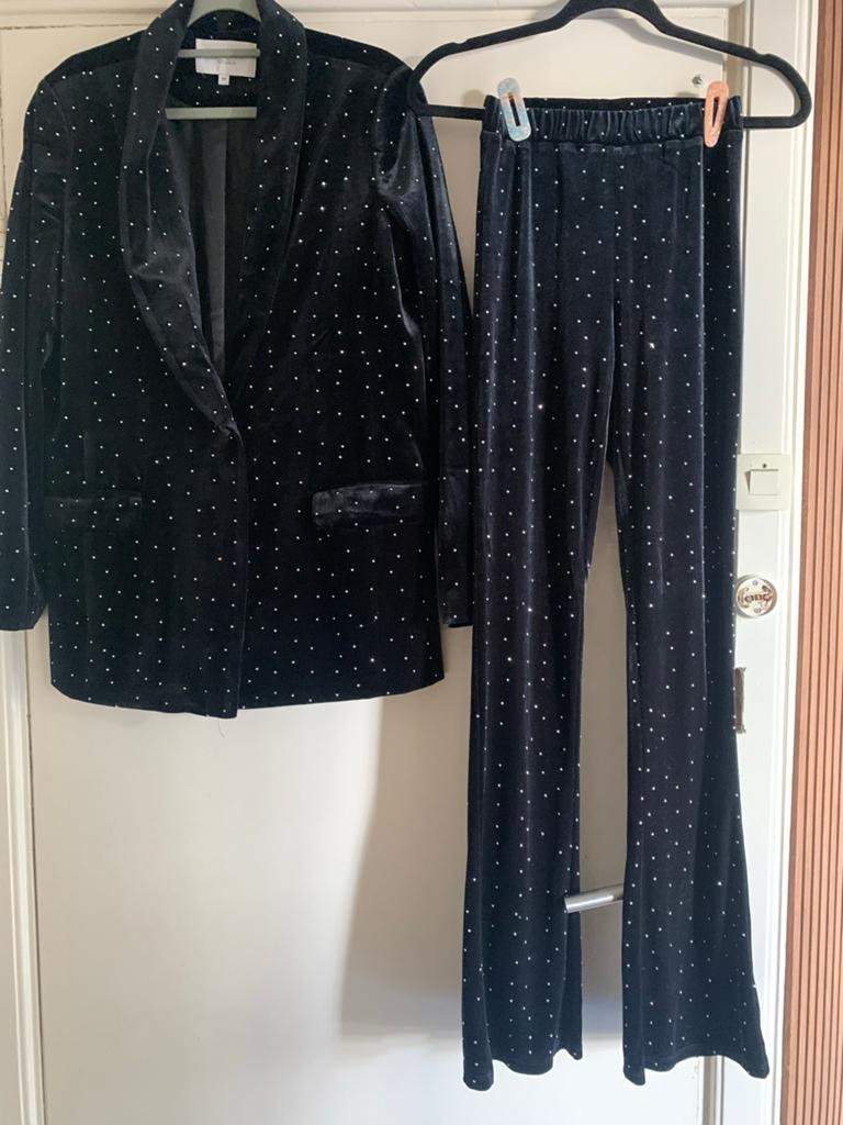 Broekpak met blazer en broek, zwart met steentjes, Kostuum of Pak, Zwart, Ophalen of Verzenden, Zo goed als nieuw