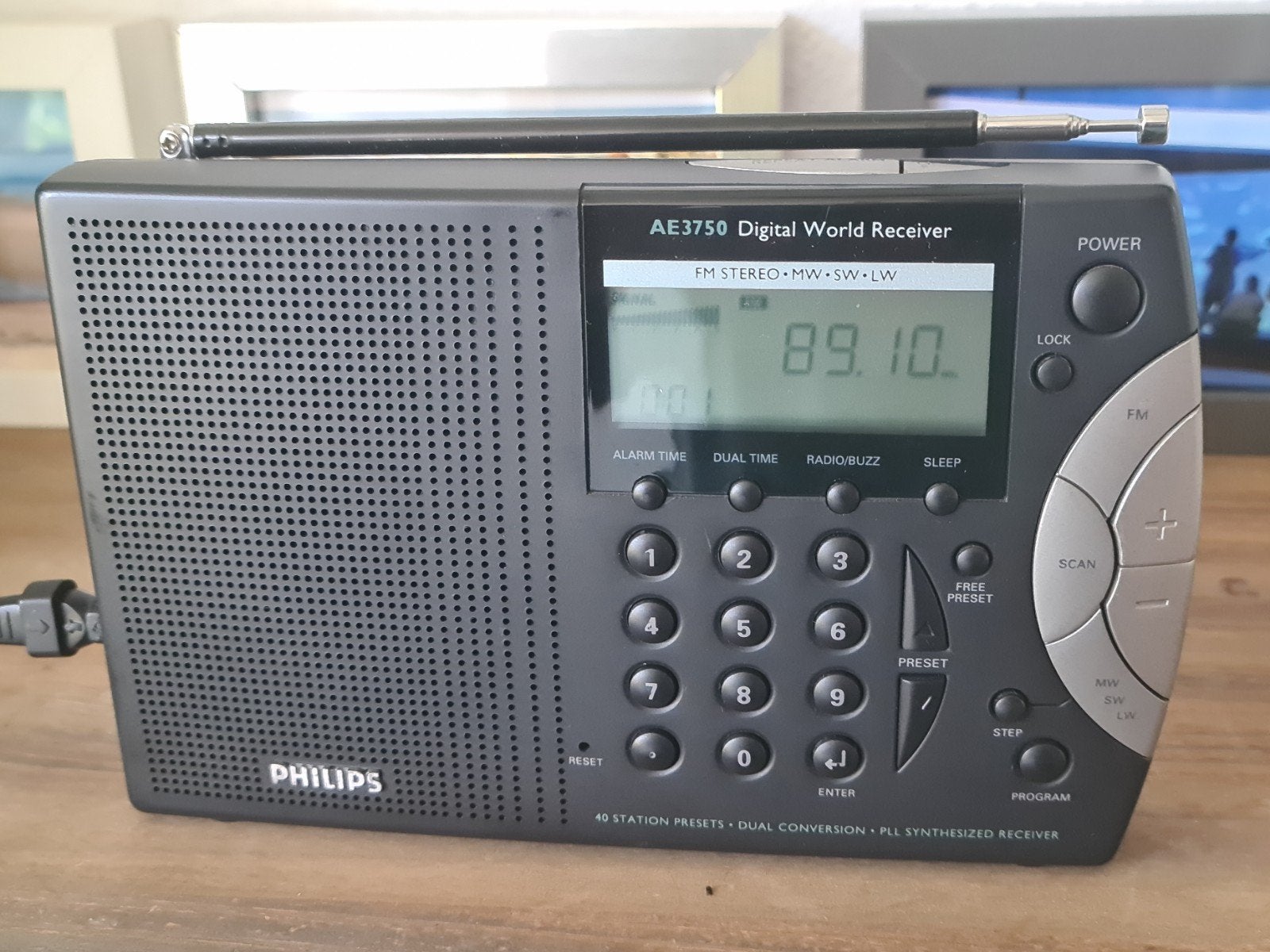 Philips AE 3750 dig wereldontvanger radio noodradio, Ophalen of Verzenden