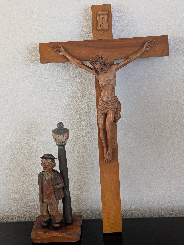 Vintage -Anri houtsnijwerk ; kruisbeeld & barset met man, Ophalen of Verzenden, Europa, Hout, Houtsnijwerk