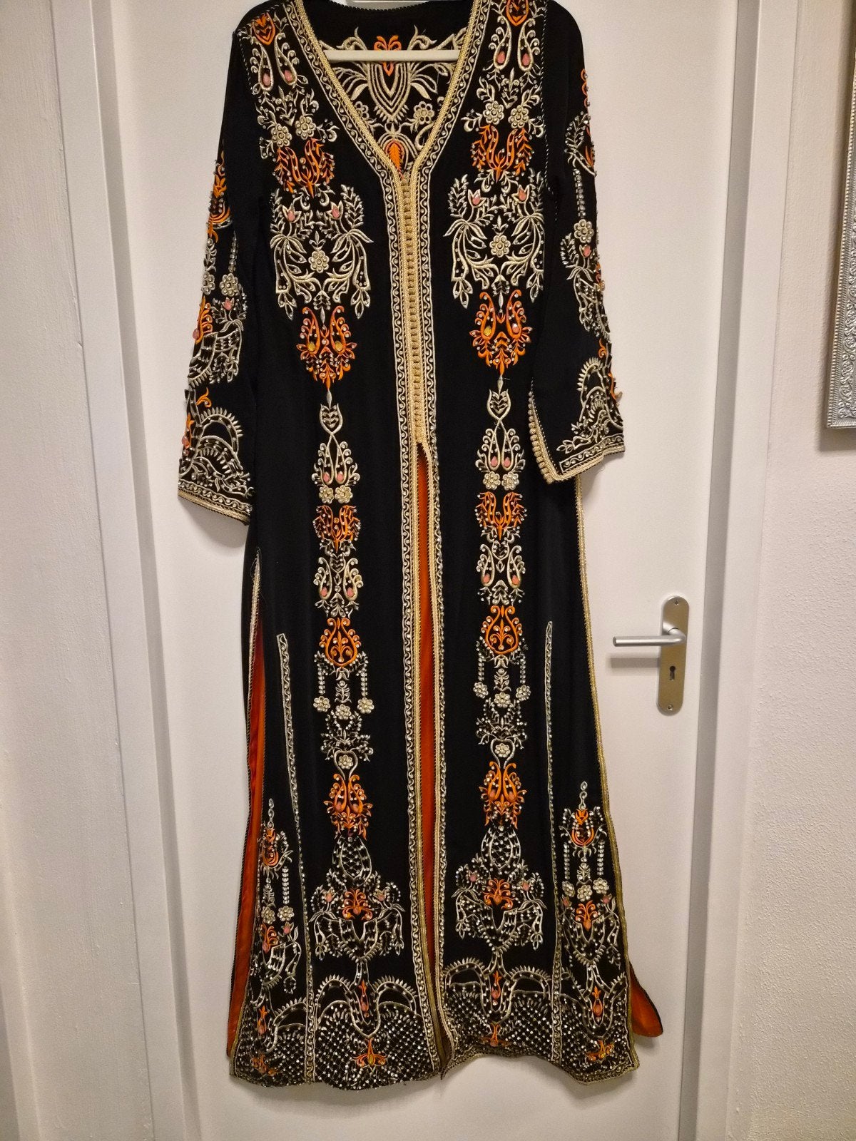 Prachtige Kaftan met Goud en Oranje Borduurwerk - Maat M, Maat 38/40 (M), Overige typen, Meerkleurig, Ophalen of Verzenden