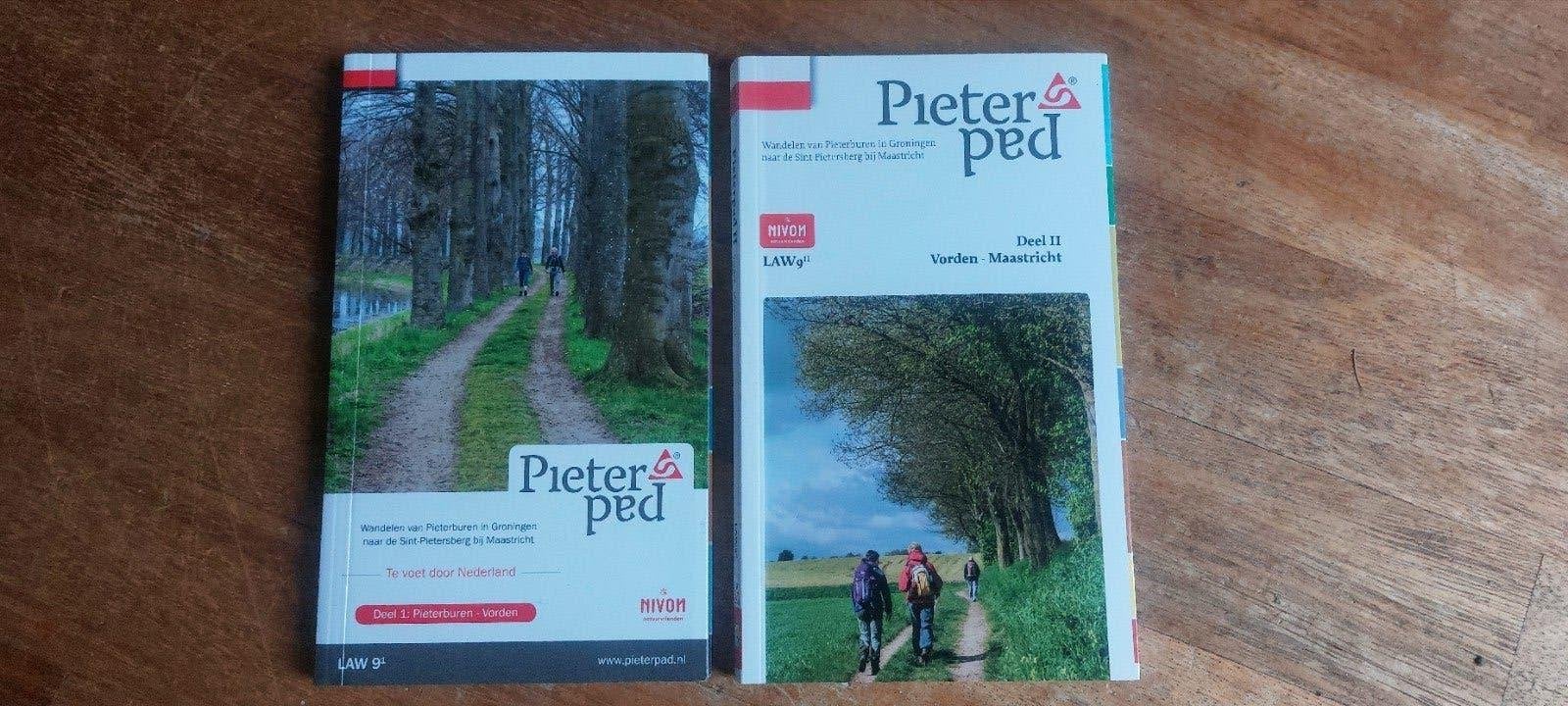 I + II Pieterpad (versies 2022 + 2016) Samen € 25, Boeken, Fiets- of Wandelgids, Zo goed als nieuw, NIVON, Benelux