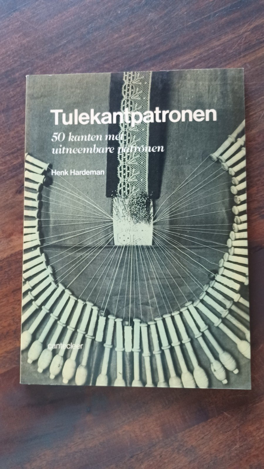 Tulekant patronen,  kantklossen 50 uitneembare patronen, Ophalen of Verzenden, Zo goed als nieuw, Boek of Tijdschrift