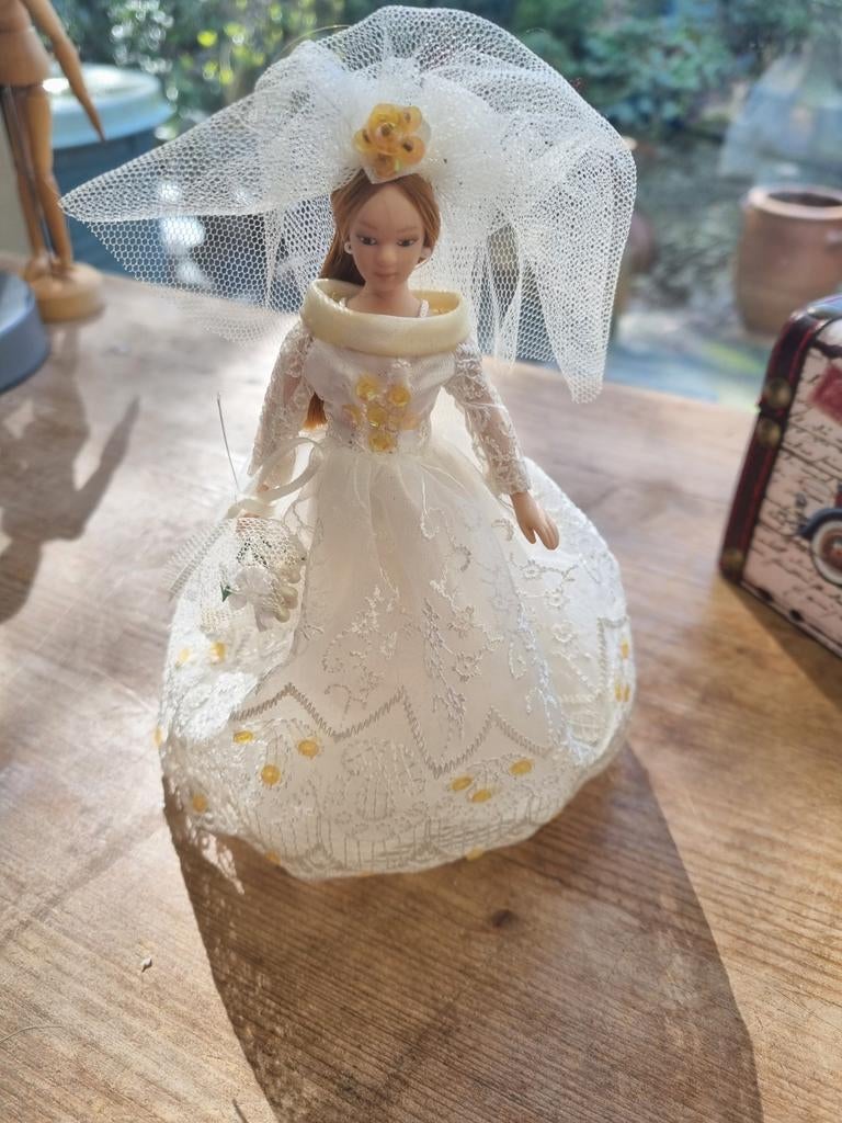 Schattig bruidje voor poppenhuis 1.12, Ophalen of Verzenden, Poppenhuis