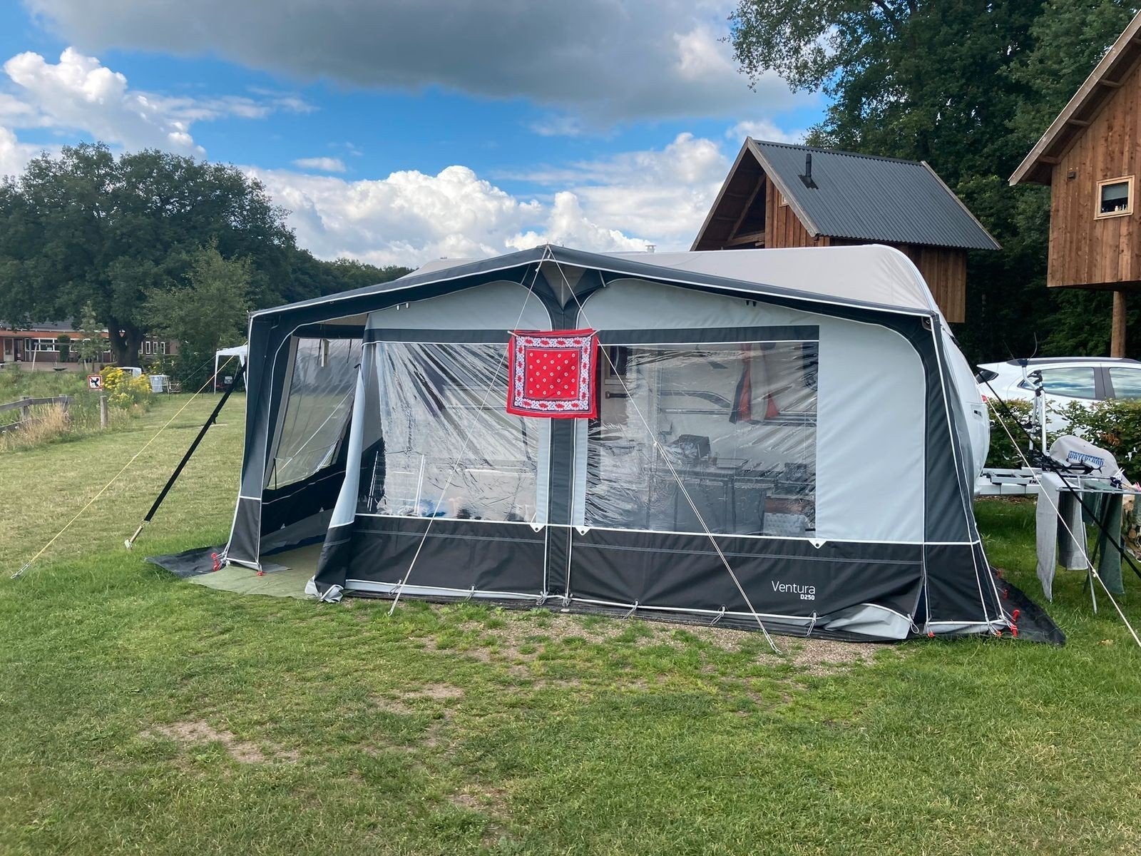 ZGAN Isabella Ventura Pascific D 250  antraciet G16, Caravans en Kamperen, Ophalen, Zo goed als nieuw