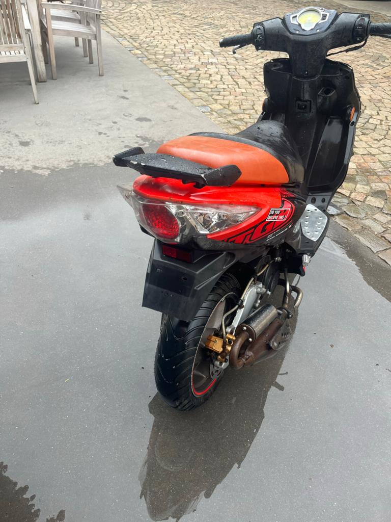 TGB Bullet 50 Scooter - Zwart/Rood, Ophalen of Verzenden, Gebruikt, Maximaal 45 km/u