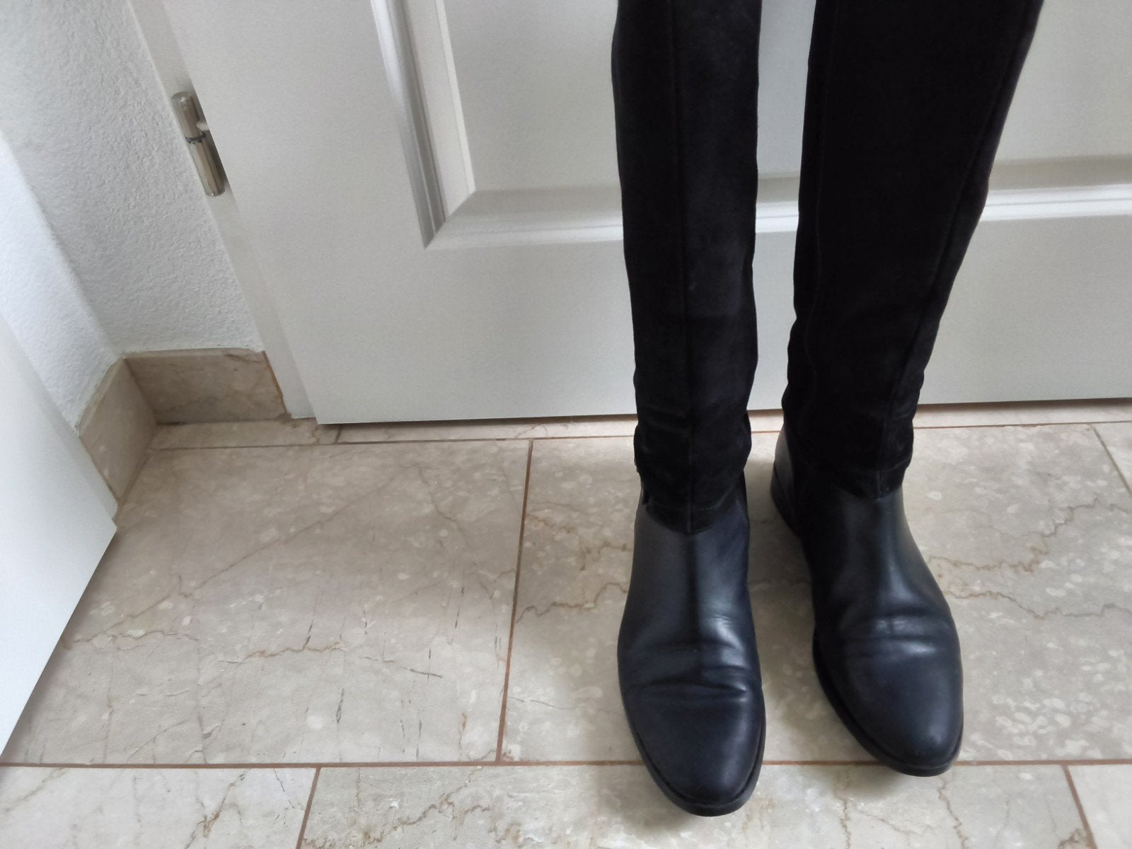 Laarzen mt 40/41 zwart suede/leer gedragen in prima staat, Hoge laarzen, Zwart, Ophalen of Verzenden, Gedragen