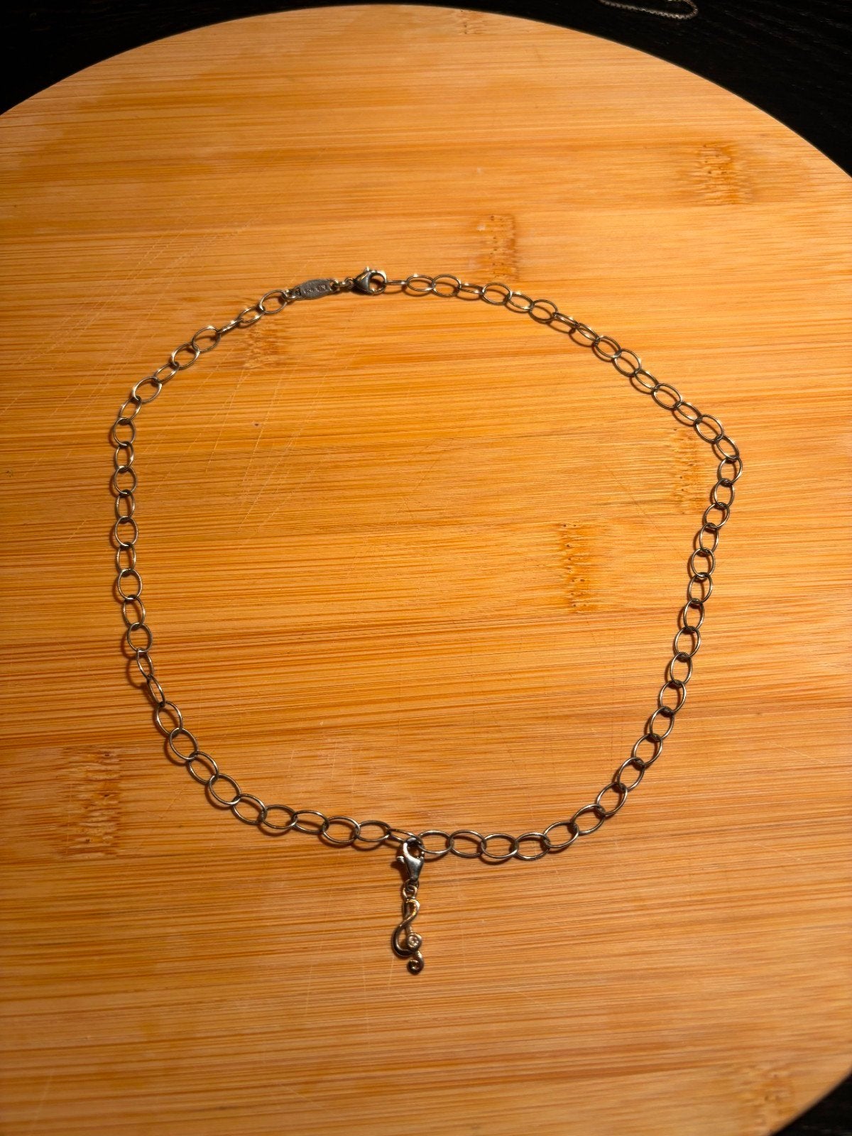 Zilveren ketting met zilveren muzieksleutel hanger, Sieraden, Tassen en Uiterlijk, Met hanger, Ophalen of Verzenden, Zo goed als nieuw