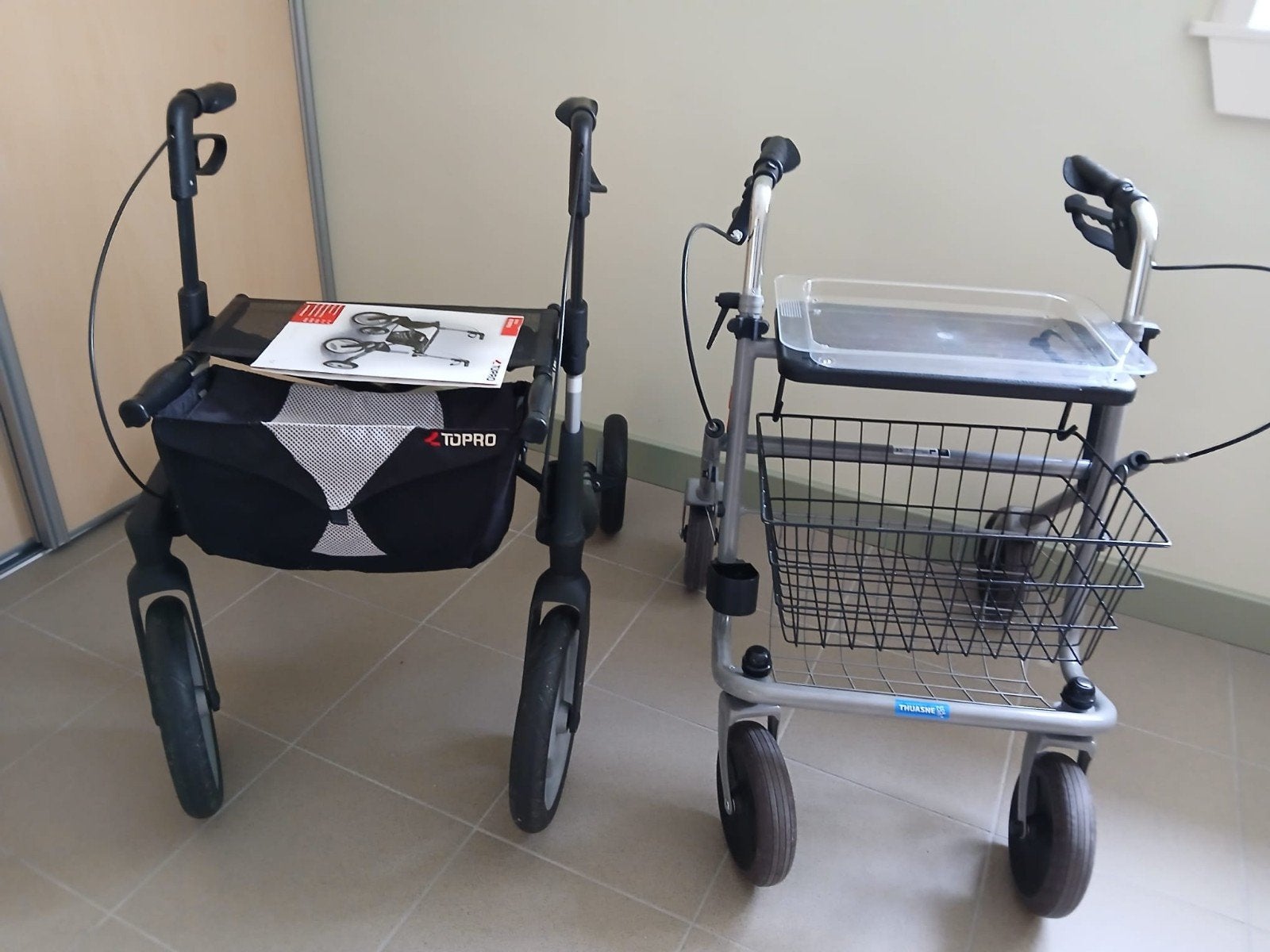 te koop twee rollators, Ophalen