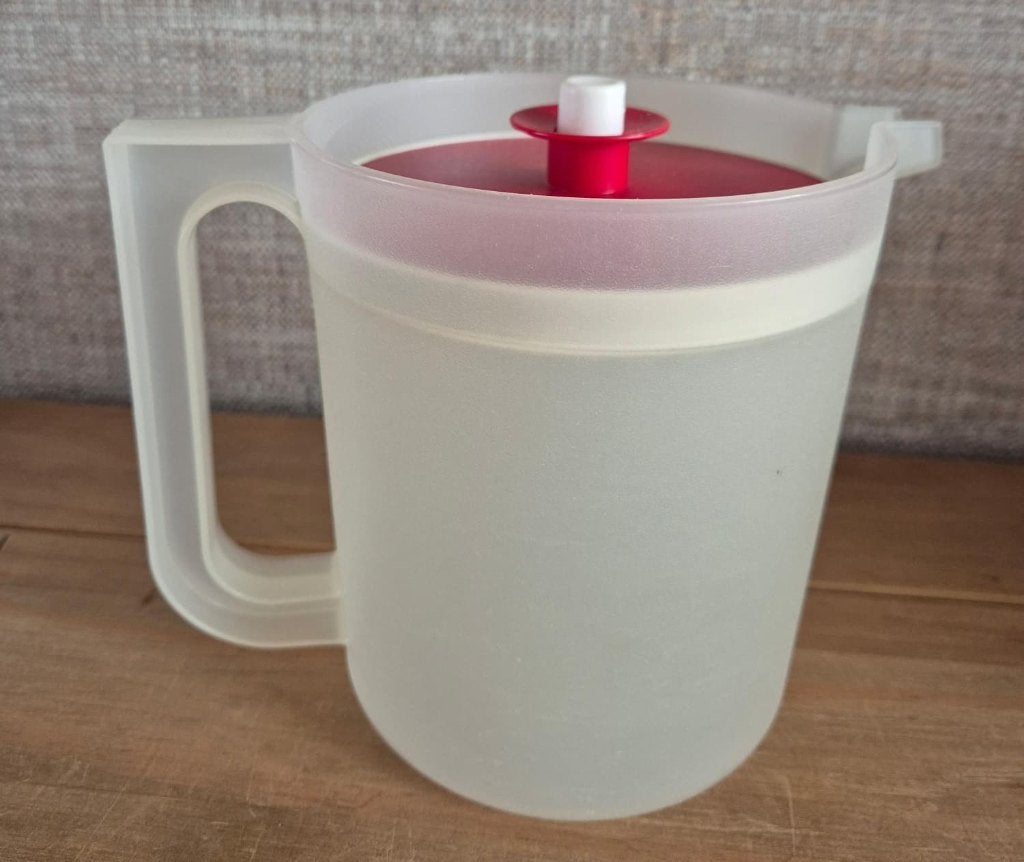 Tupperware Sapkan met vacuüm deksel 1,5L Rood deksel, Huis en Inrichting, Keuken | Tupperware, Zo goed als nieuw, Beker of Kan