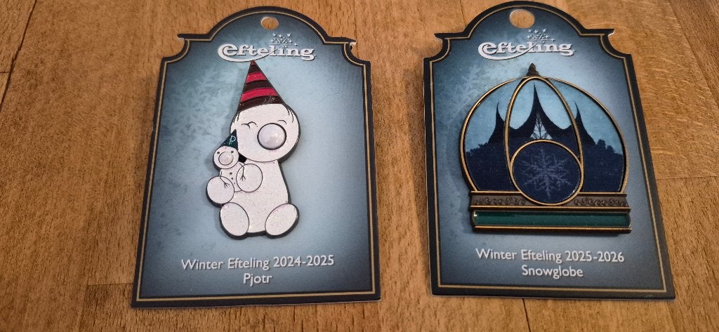 Efteling 2 winter pins 2025/2025 en 2025/2026, Verzamelen, Efteling, Ophalen of Verzenden, Nieuw, Button of Speldje