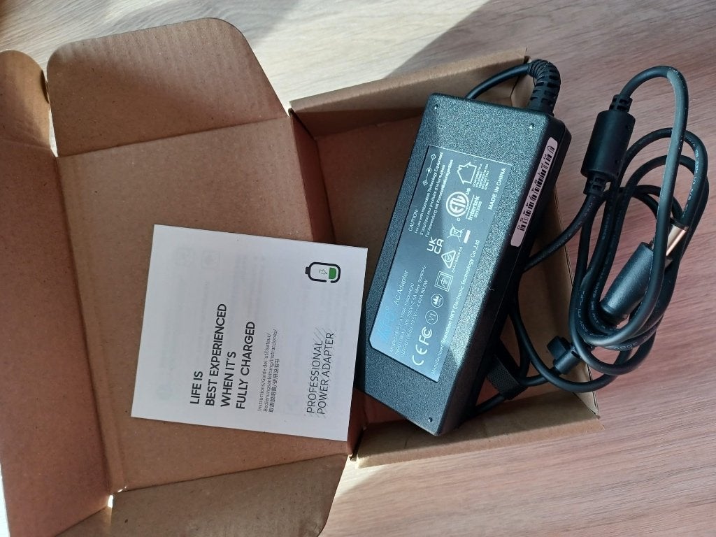 Oplader, Computers en Software, Laptop-opladers, Ophalen of Verzenden, Nieuw